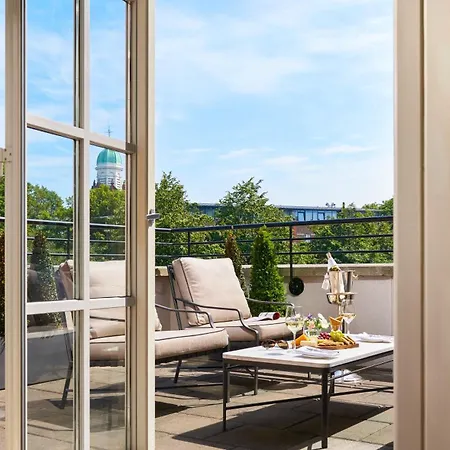 Intercontinental By Ihg Hotel