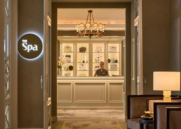 Intercontinental By Ihg Отель 5*